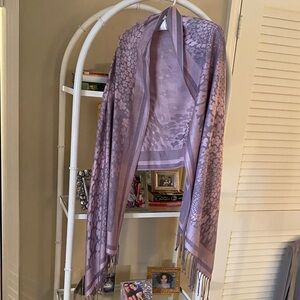 Elegant Purple Patterned Scarf
